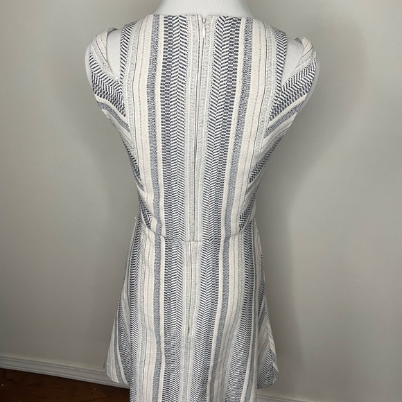 BCBGENERATION linen dress - Picture 5 of 7
